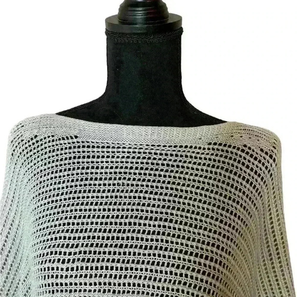 See Through Mesh Long Top Gray Wide Sleeve. - Picture 3 of 4